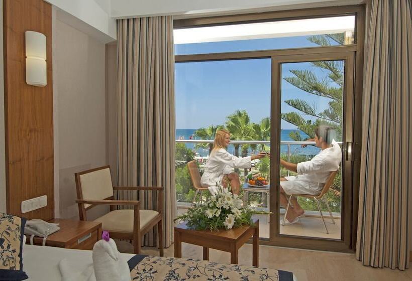 Номер Стандарт Боковой Вид на Море, Trendy Side Beach Adults Only