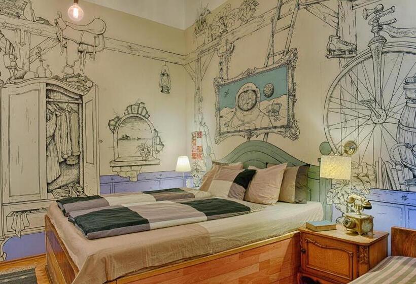 اتاق استاندارد با سرویس بهداشتی مشترک, Lavender Circus Hostel, Doubles & Ensuites