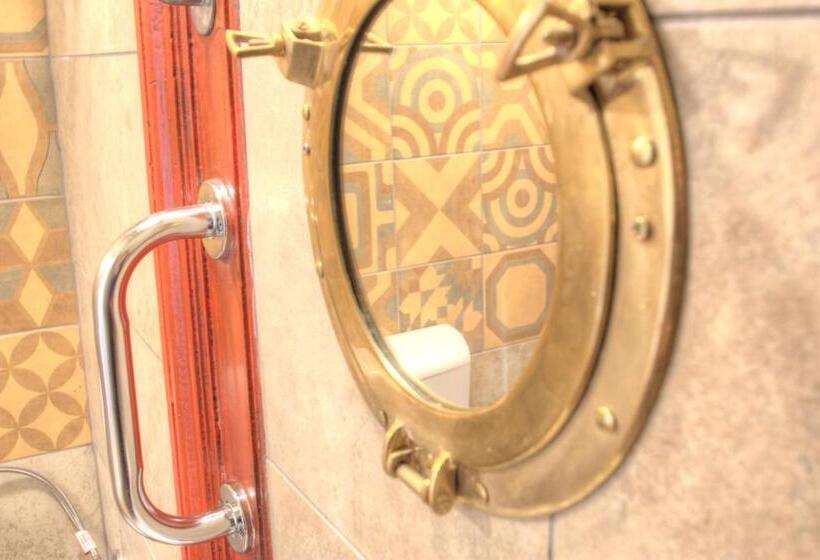 اتاق استاندارد, Lavender Circus Hostel, Doubles & Ensuites