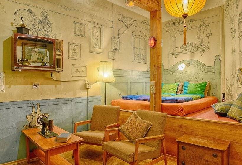 اتاق استاندارد با سرویس بهداشتی مشترک, Lavender Circus Hostel, Doubles & Ensuites