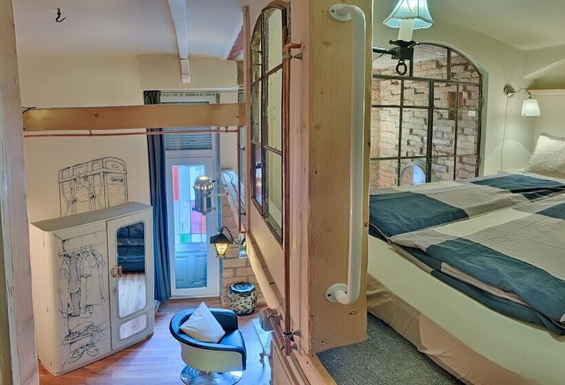 آپارتمان 1 خوابه, Lavender Circus Hostel, Doubles & Ensuites