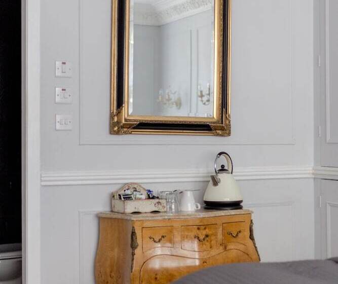 חדר סופריור, The Alamo Guest House