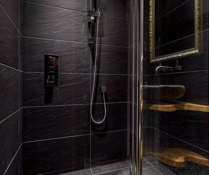 اتاق سوپریور با چشم‌انداز باغ, The Alamo Guest House
