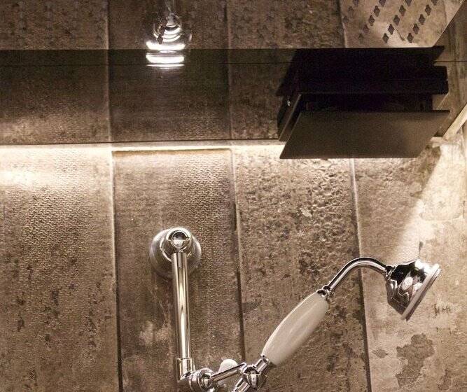 חדר דלוקס, The Alamo Guest House