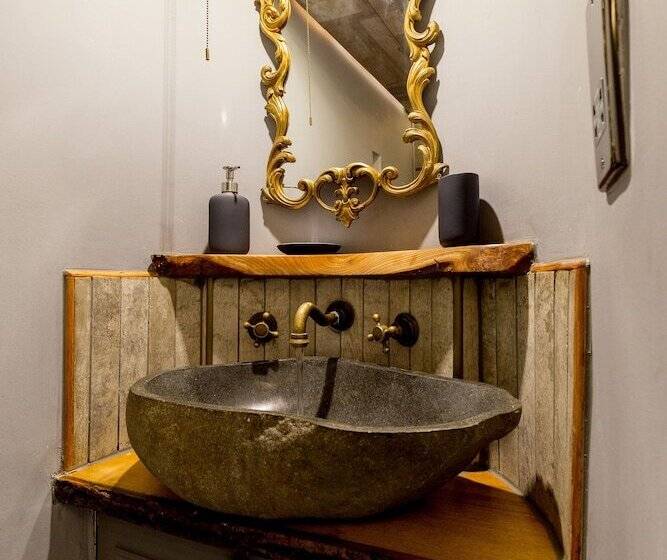 חדר דלוקס, The Alamo Guest House