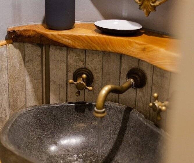 חדר דלוקס, The Alamo Guest House