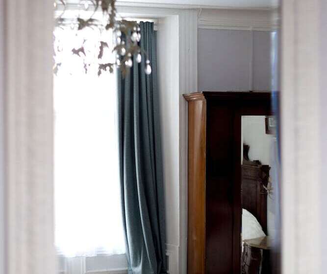 اتاق استاندارد با تخت بزرگ, The Alamo Guest House