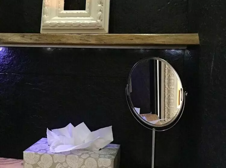 اتاق دلوکس با چشم‌انداز پارک, The Alamo Guest House