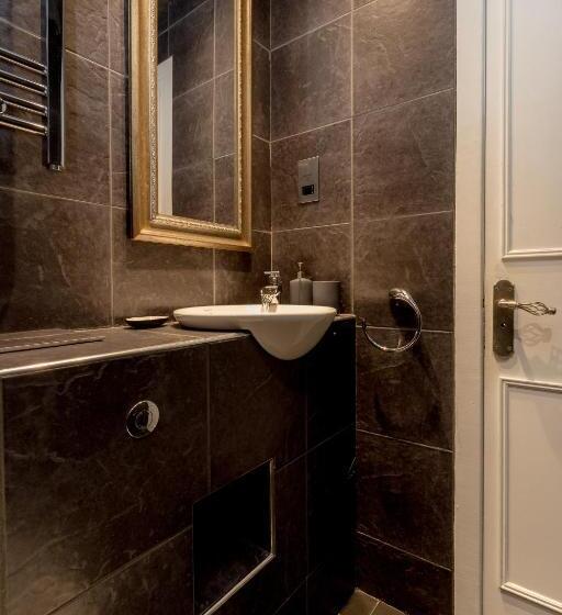 חדר סופריור, The Alamo Guest House