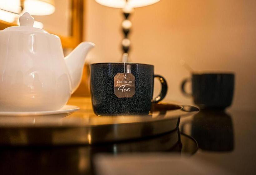 Standard room with outdoor bath, The Alamo Guest House