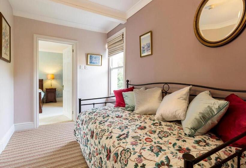 سوییت خانوادگی, Malvern View