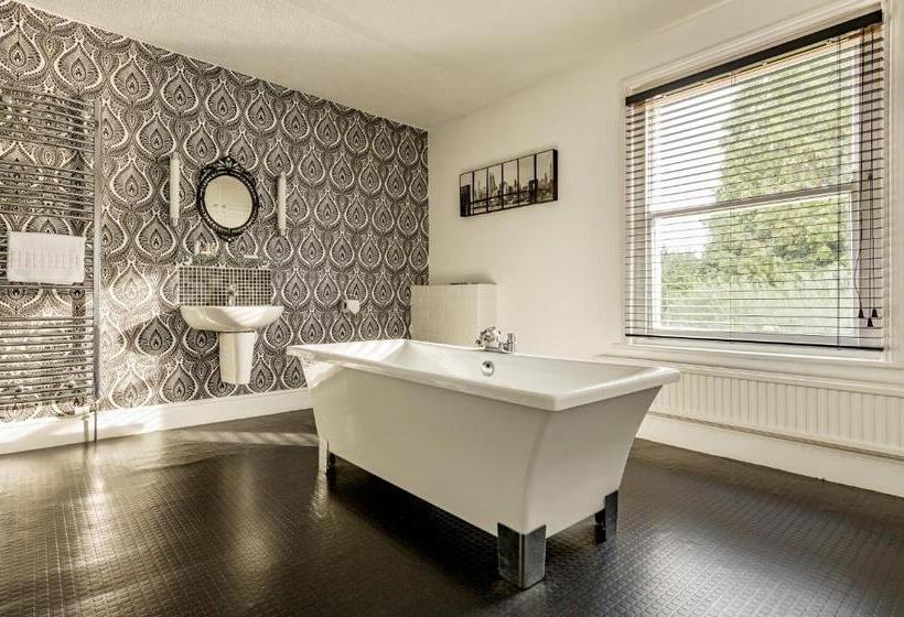 سوییت خانوادگی, Malvern View