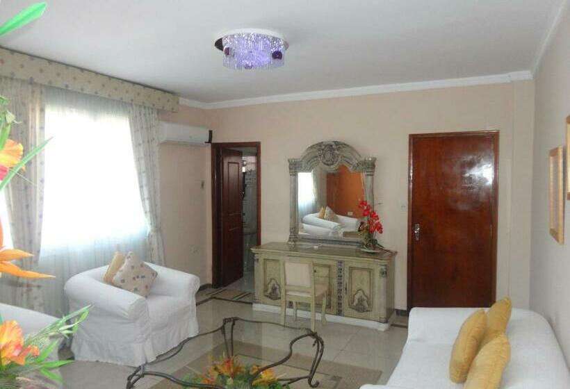 سوییت لوکس, Arthur