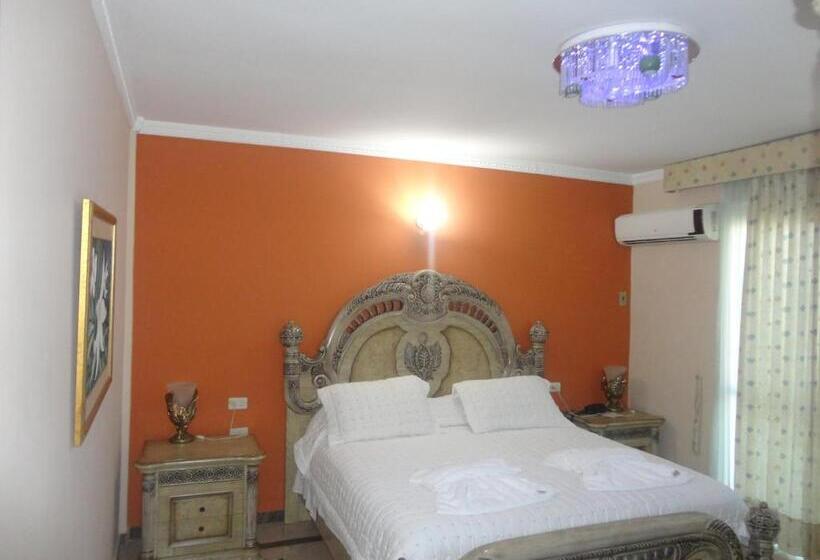 سوییت لوکس, Arthur