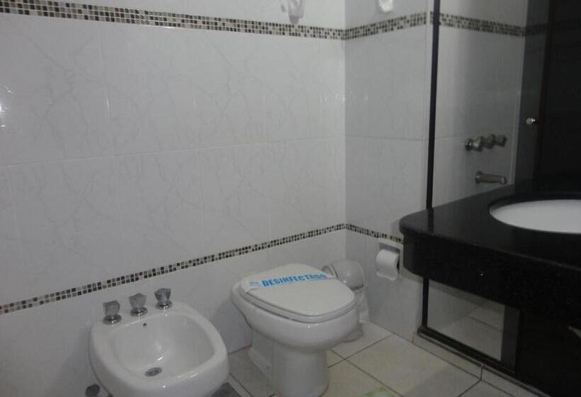 اتاق استاندارد چهار تخته, Arthur