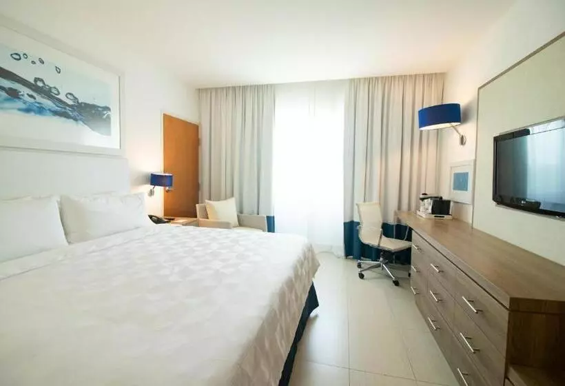 キングサイズベッドのスタンダードルーム, Holiday Inn Acapulco La Isla, An Ihg
