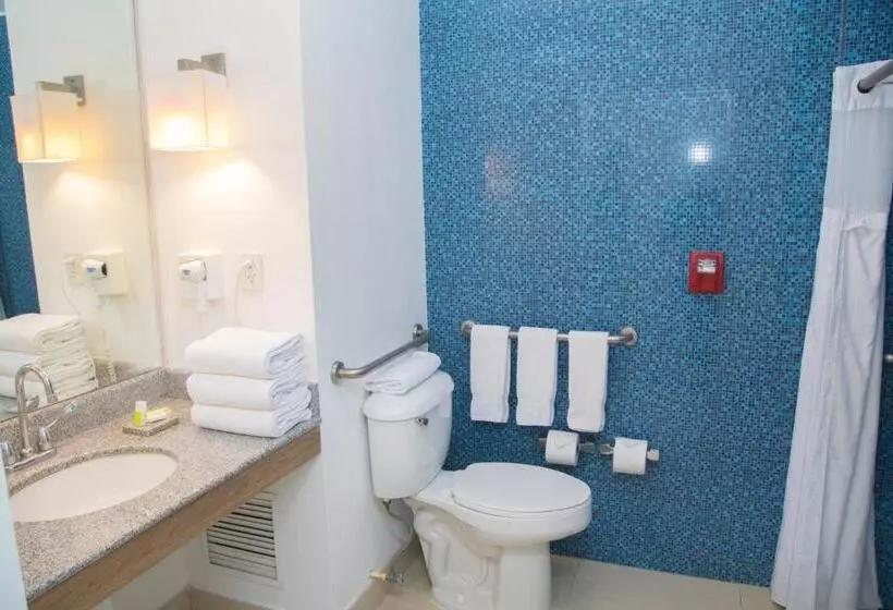身障者適用スイートルーム, Holiday Inn Acapulco La Isla, An Ihg