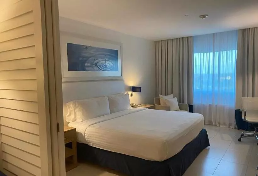 キングサイズベッドのスイートルーム, Holiday Inn Acapulco La Isla, An Ihg