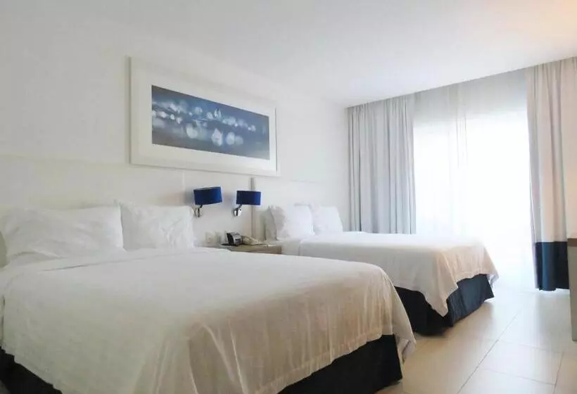 ２ダブルベッドのスタンダードルーム, Holiday Inn Acapulco La Isla, An Ihg