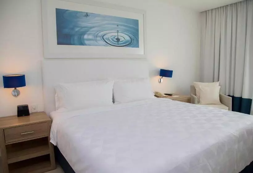 キングサイズベッドのスタンダードルーム, Holiday Inn Acapulco La Isla, An Ihg