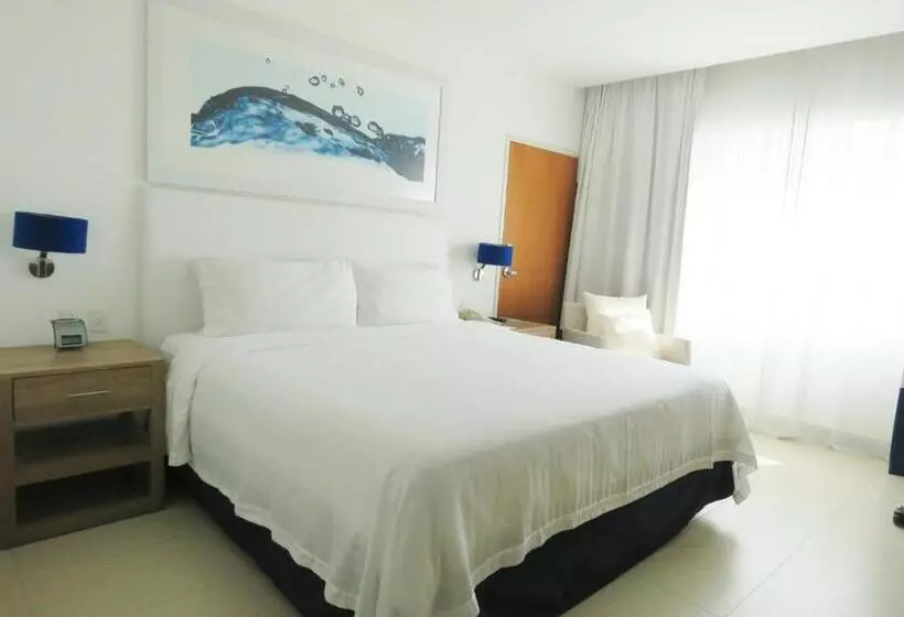 キングサイズベッドのスタンダードルーム, Holiday Inn Acapulco La Isla, An Ihg