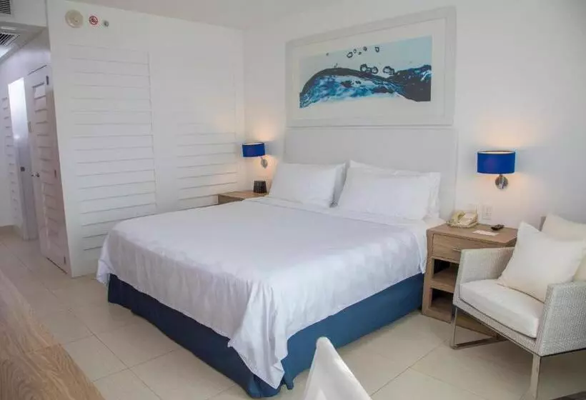 キングサイズベッドのスタンダードルーム, Holiday Inn Acapulco La Isla, An Ihg
