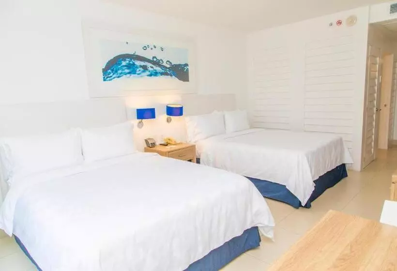 ２ダブルベッドのスタンダードルーム, Holiday Inn Acapulco La Isla, An Ihg
