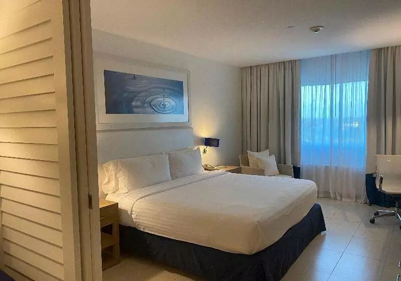 キングサイズベッドのスイートルーム, Holiday Inn Acapulco La Isla, An Ihg