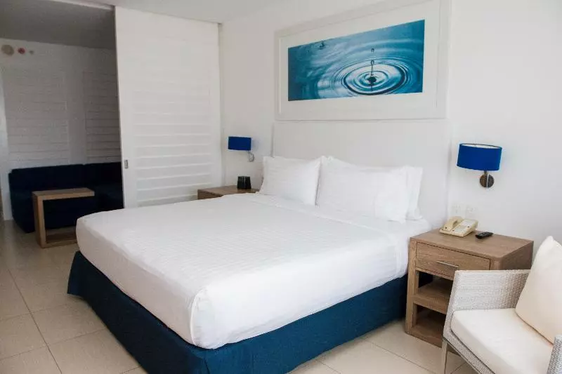 キングサイズベッドのスイートルーム, Holiday Inn Acapulco La Isla, An Ihg