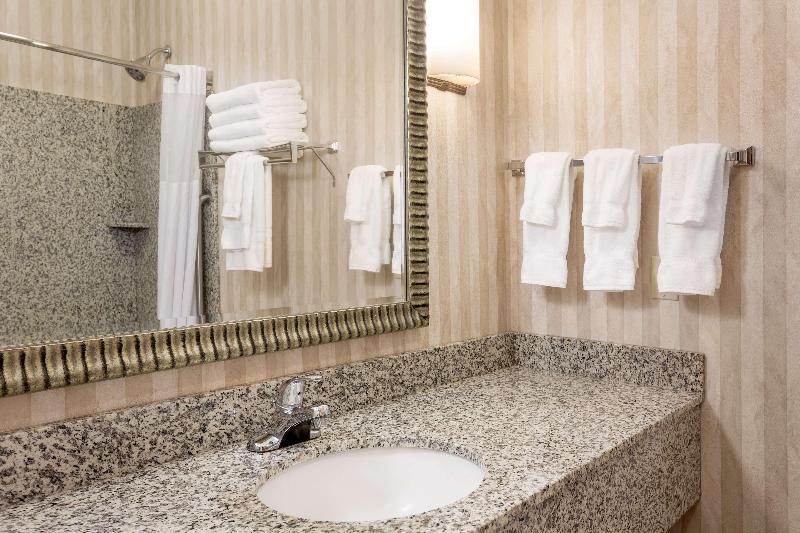 חדר סטנדרט עם מיטת קינג, Holiday Inn Acapulco La Isla, An Ihg