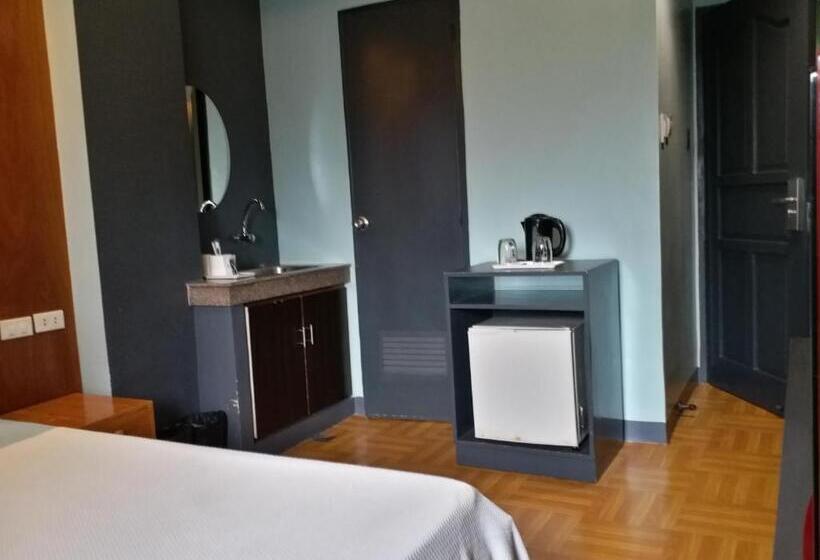 Номер Deluxe, Leesons Residences