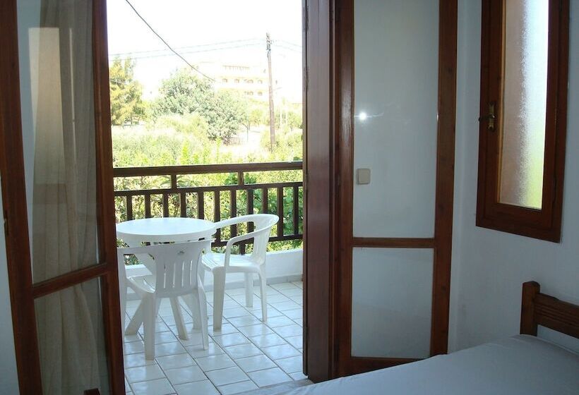 شقة غرفة واحدة, Sirocco Apartments