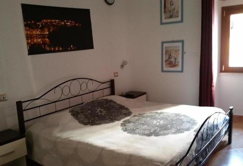 豪华三人间, Ada S Guest House