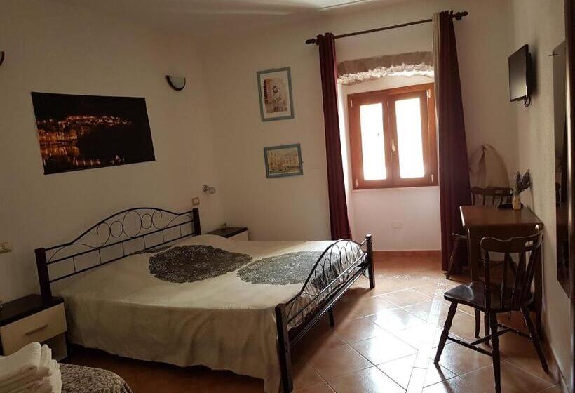 豪华三人间, Ada S Guest House