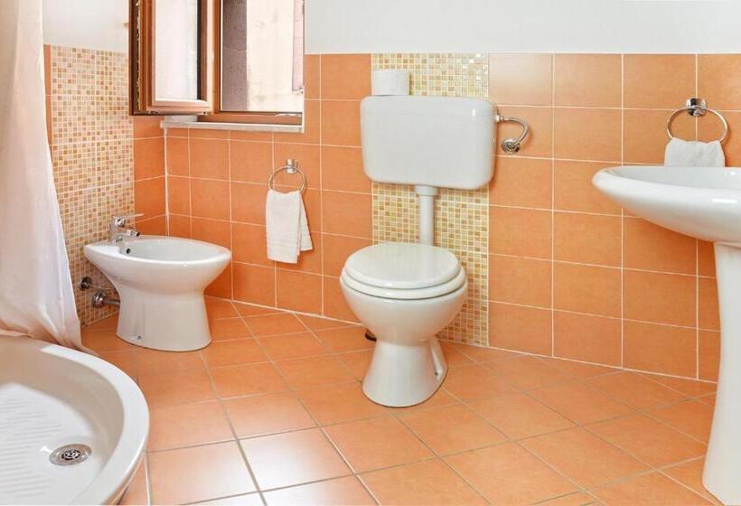 四人标准间, Ada S Guest House