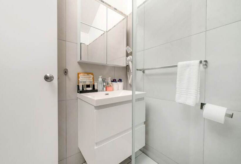 استودیوی استاندارد با چشمانداز دریا, Castaway Resort