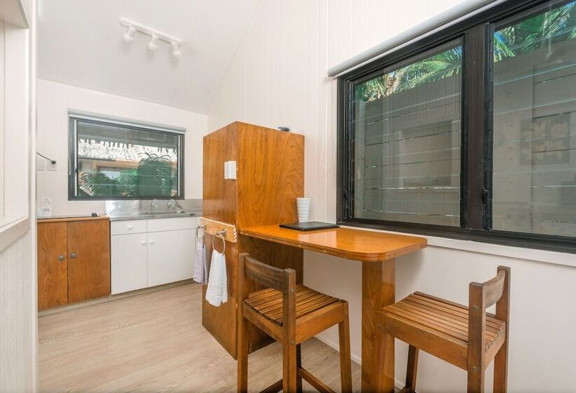 استودیوی استاندارد با چشمانداز دریا, Castaway Resort