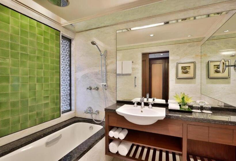 デラックスルーム, Hyderabad Marriott Hotel & Convention Centre