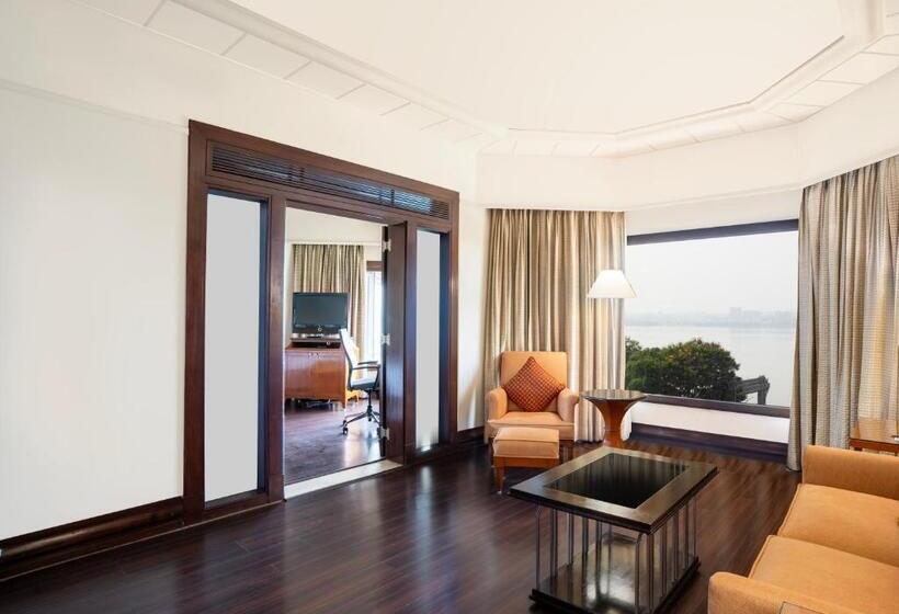 デラックススイート, Hyderabad Marriott Hotel & Convention Centre