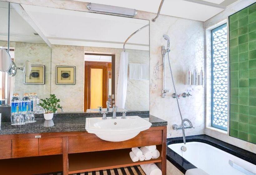 デラックスルーム, Hyderabad Marriott Hotel & Convention Centre