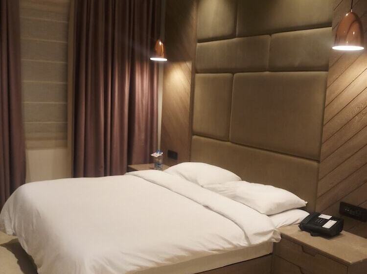 Номер Клуб, Levana