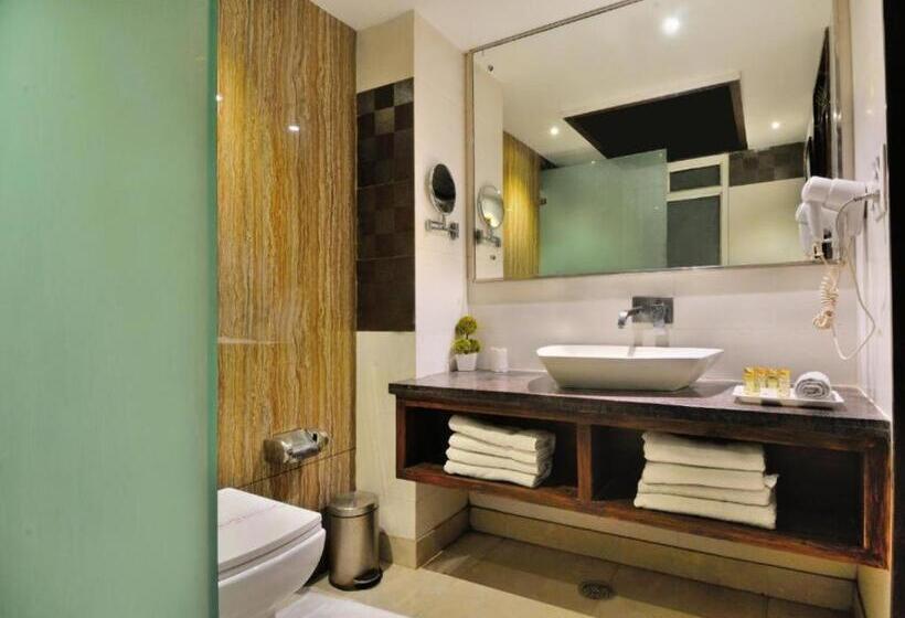 סוויטה נשיאותית, The Pearl   Newly Renovated In City Centre