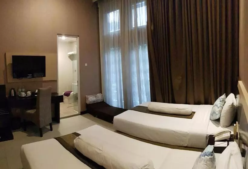 اتاق لوکس با بالکن, Vio Hotel Cimanuk Bandung