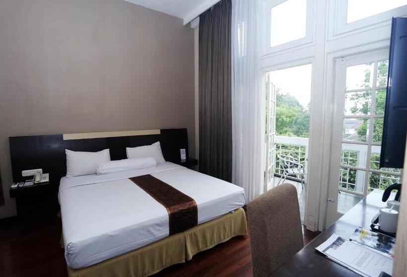 Номер Deluxe с Балконом, Vio Hotel Cimanuk Bandung