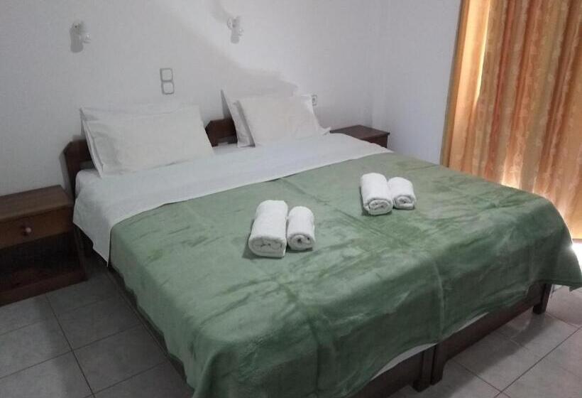 Четырехместный Номер Стандарт с Балконом, Litsa Mare Apartments