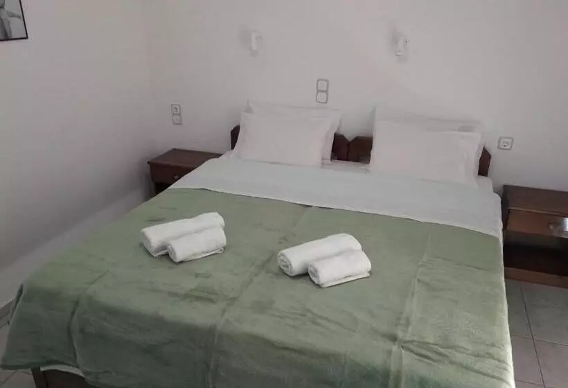 Standard Neljän Hengen Huone Parveke, Litsa Mare Apartments