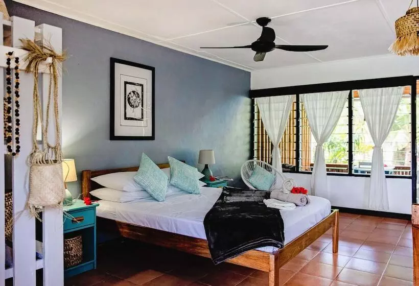 اتاق استاندارد با چشم‌انداز دریا, Turtle Bay Lodge