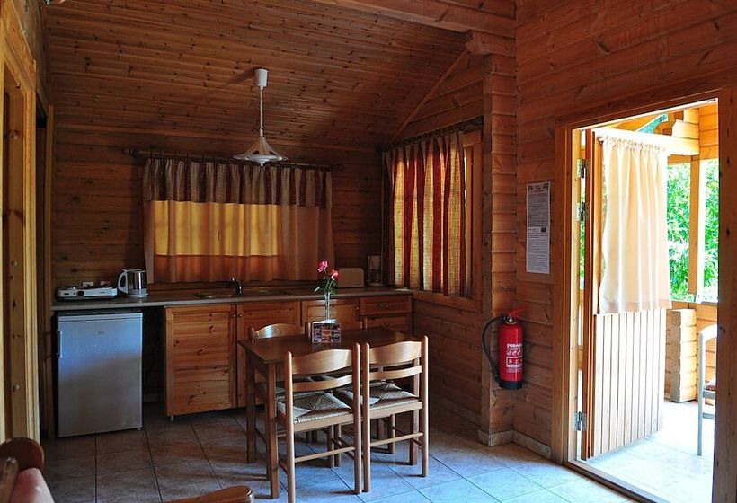 ビラホテル１ベッドルーム, Sandy S Studios Apartments & Log Villas