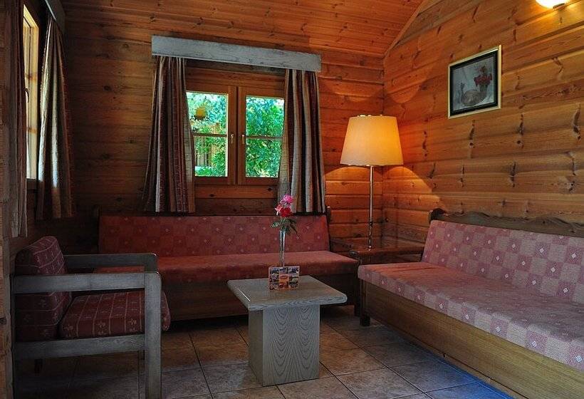 ビラホテル１ベッドルーム, Sandy S Studios Apartments & Log Villas