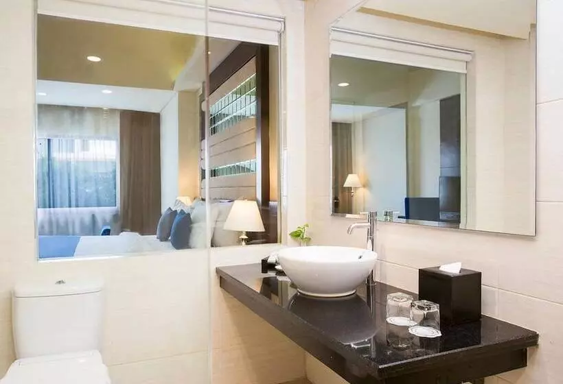 デラックスルーム, Swiss Belhotel Silae Palu
